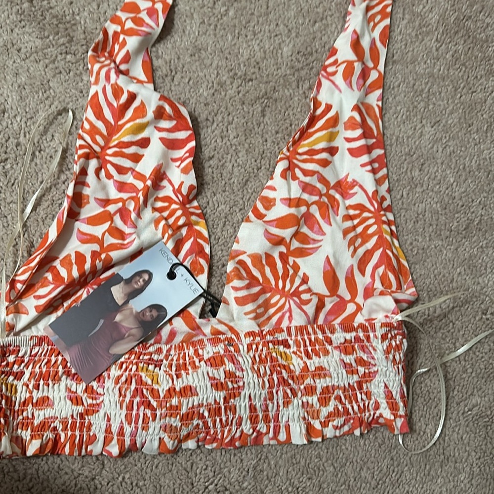 Halter - Picture 2 of 2